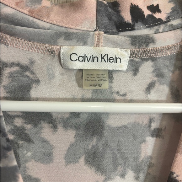 Calvin Klein Women's Floral V-Neck Blouse - Pink and Black - Picture 2 of 4